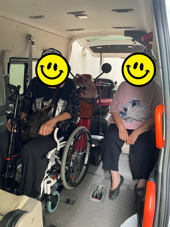 車イスとシニアカー同時積載画像①前部より